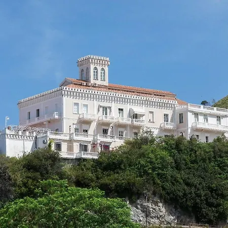 Il Castello Holiday home *